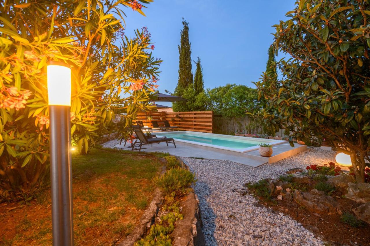 Haus Rustica Villa Póla Kültér fotó