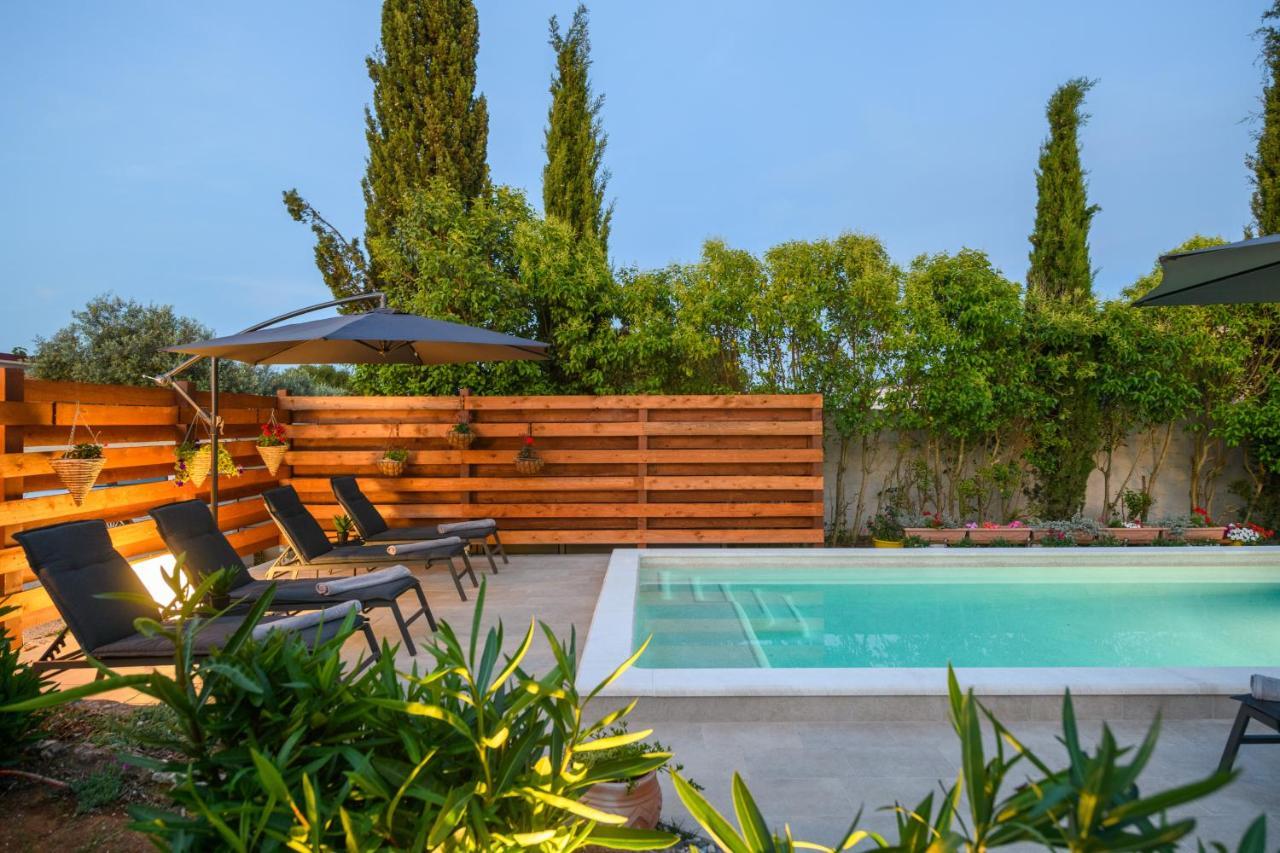 Haus Rustica Villa Póla Kültér fotó