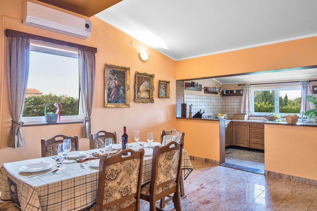 Haus Rustica Villa Póla Kültér fotó